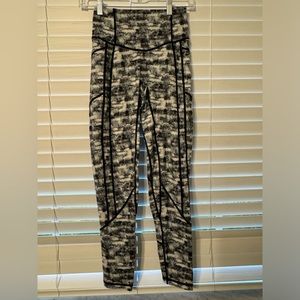 Til You Collapse Heart Booty Leggings